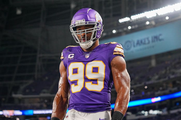 The Las Vegas Raiders must consider free-agent options like Danielle Hunter to help bolster their defensive line.